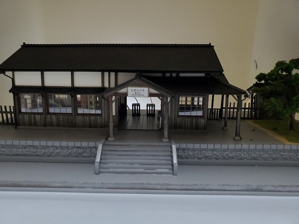 鉄道模型 HOゲージ 16番 ストラクチャー 「昭和の駅舎」 完成品