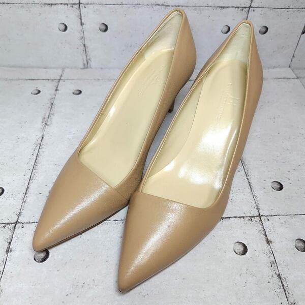 【新品同様】 バナナリパブリック ポインテッドトゥ パンプス レザー 23cm サイズ表記6 ベージュ