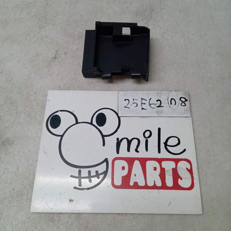 Ａ７５Ｆ０１　プジョー２０７　純正　中央カードケース　１Ａ６－３－７/２５Ｅ６２