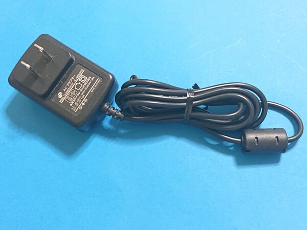 送無即 東芝 CA24W050100P AC-AR55/SR55 ACアダプタ DC5V1A1.0A(ステレオラジオ TY-AR55 TY-SR55他用)管8