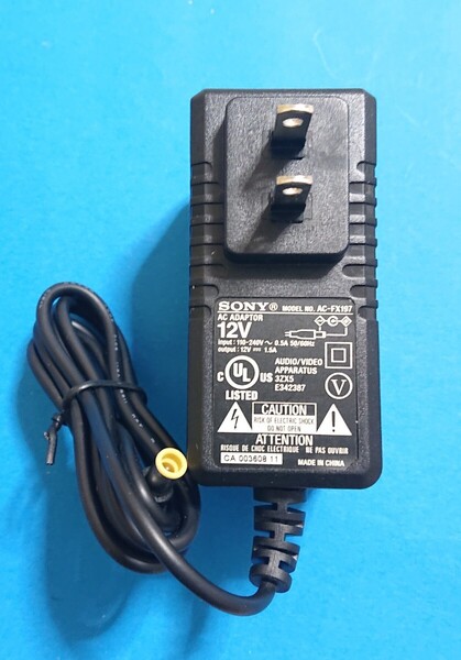 送無即 SONY ACアダプタ 充電器 AC-FX197(AC-FX198互換)12V1.5A(BDP-SX910 BDP-Z1 BDPSX910 ACFX198 BDPZ1 ポータブルDVD Blu-ray)管YM/MO
