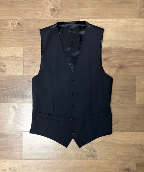 価格交渉可 極美品 DOLCE&GABBANA 背面ドット柄 ベスト ジレ サイズ44 (サイズ46の方も着用可)