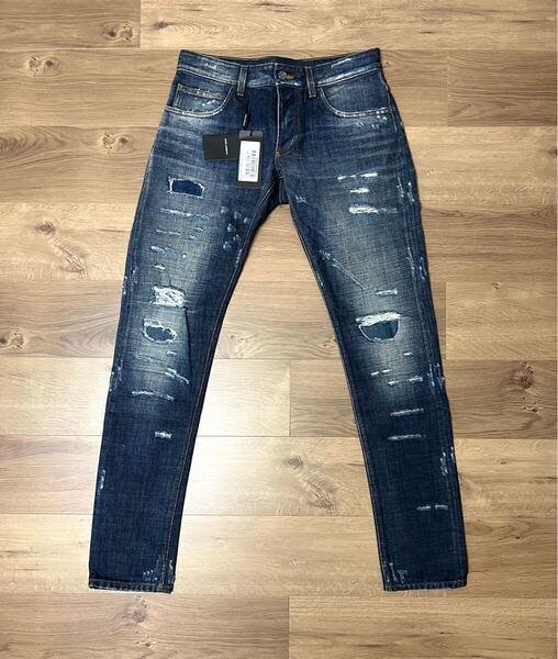 価格交渉可 新品タグ付き DOLCE&GABBANA レザーロゴタグ&ワッペン付き デニム サイズ44 (サイズ46の方も着用可)