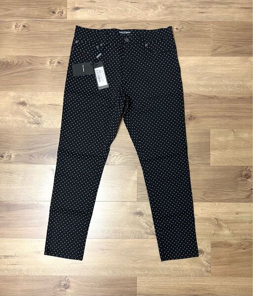 価格交渉可 新品タグ付き DOLCE&GABBANA ドット柄 ロゴ入りレザータグ付き ストレッチパンツ サイズ44 (サイズ46の方も着用可)