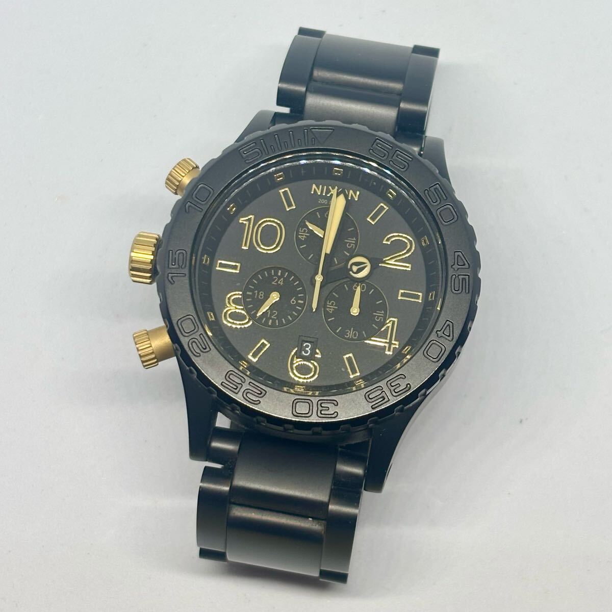 ■NIXON ニクソン 42-20 CHRONO ブラック×ゴールド (稼働品) Yahoo!オークション -「ニクソン 42-20」の落札相場・落札価格