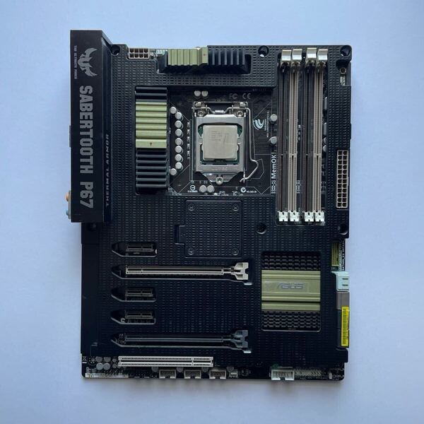 美品 ASUS SABERTOOTH P67 / LGA1155 / i7-2600付き