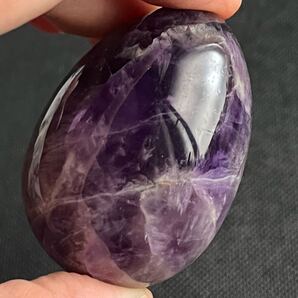 ◆新品◆アメシストエッグ原石◆約50×35.5㎜◆約87g◆ブラジル差◆天然石 パワーストーン 紫水晶 スフィア 丸玉 卵 2月誕生石 アメジスト