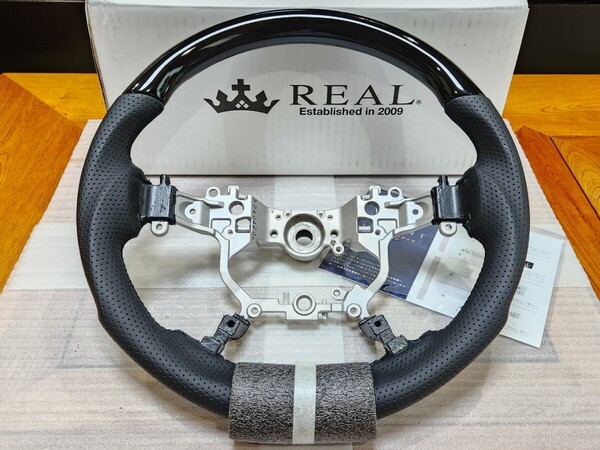 REAL|ステアリング│ブラックウッド/ナッパレザー|210 クラウン│30 アルファード│150 プラド 後期│200 ランドクルーザー|レアル