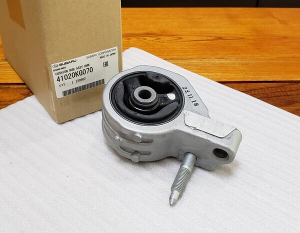 スバル│純正部品│エンジンマウント 右側│スバル R2|RC1 RC2|MT/CVT共に対応|NA車|41020KG070