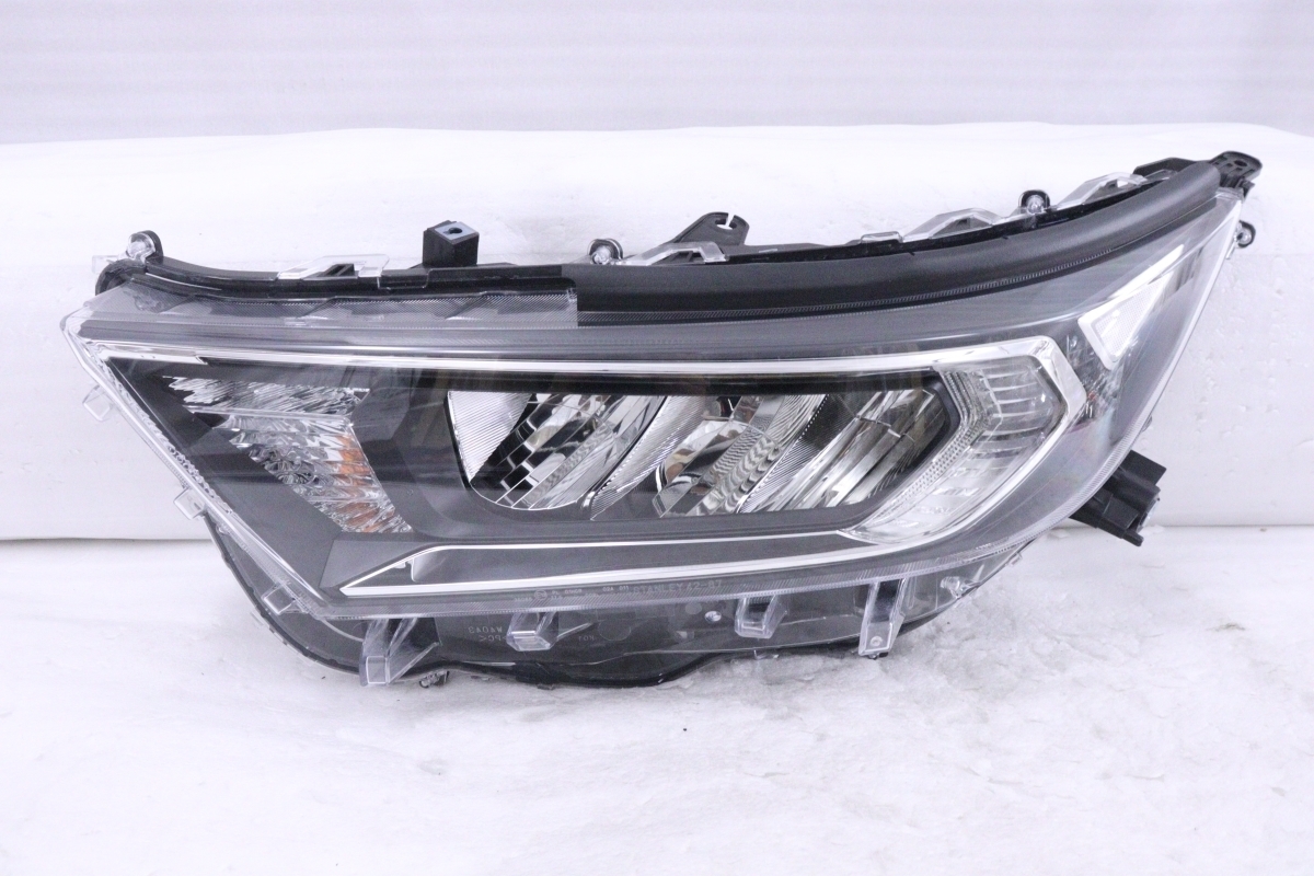 トヨタ　RAV4 左　ヘドライト　中古品　MXAA54 良品 送料込 即決 RAV4 MXAA52/MXAA54 純正 LED 左 ヘッドライト