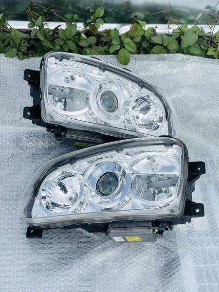 中古美品 純正 日野 プロフィア レンジャー HID ヘッドライト ヘッドランプ 小糸 KOITO 100-35020 100-35015 100-35889 動作済みセット1612