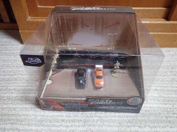 ★JADA TOYS★Fast & Furious ナノ ワイルドスピード レースシーン 踏切 ジオラマ ダッジチャージャー トヨタ スープラ ミニカー付き