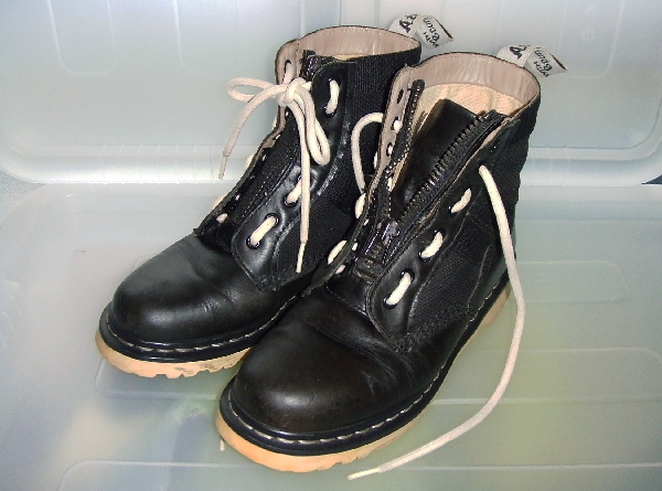 26cm★Dr.マーチン★ジップアップ8ホールブーツKHAN黒 martensドクターマーチンuk7us8zip upジップ ジッパー ブラックjungleジャングル白