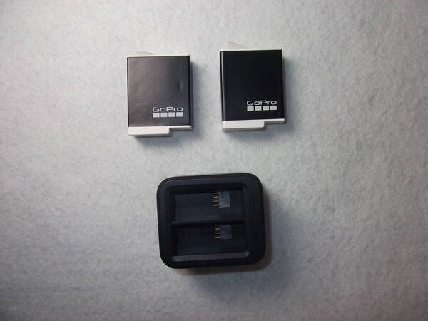 【GoPro公式】 GoPro HERO9/10 /11/12用 デュアルバッテリーチャージャー + Enduro バッテリー2個セット