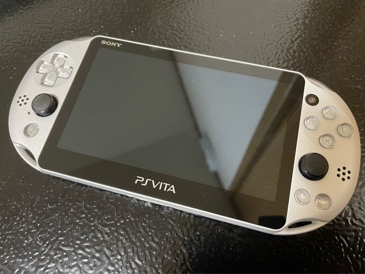 Yahoo!オークション -「ps vita 2000 シルバー」の落札相場