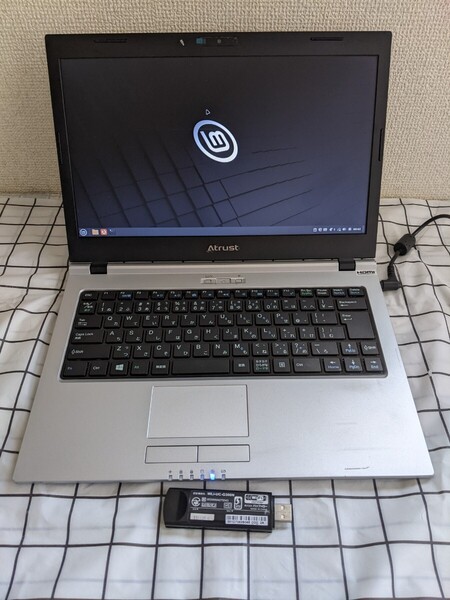 Linux搭載 Atrust MT178 celeron N2807 2GB RAM 32GB SSD 13.3インチ1366×768 LMDE6 バッテリー× ACアダプタなし Wifiアダプタ付属
