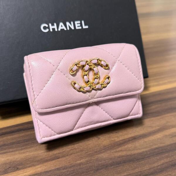 ★鑑定済み 美品★シャネル CHANEL 19 財布 ディズヌフ ミニ財布 三つ折り マトラッセ ココマーク ピンク ゴールド金具