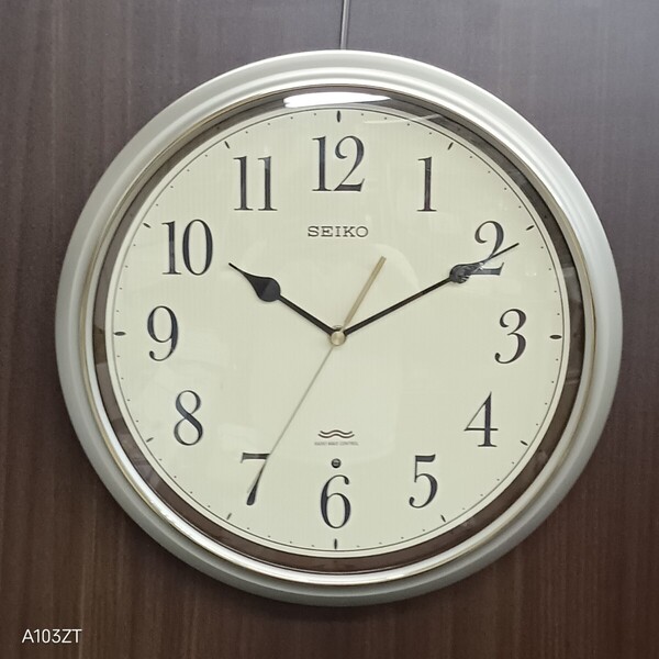 ●送料無料 動作品 SEIKO セイコー 夜光 電波時計 掛け時計 KS225S 直径32cm 920g/暗いところでも見える電波掛時計 電波掛け時計 アナログ