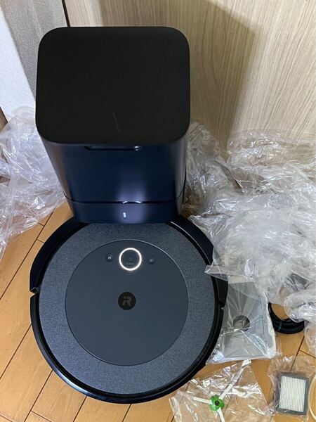 送料無料(動作品)iRobot Roomba i3 ロボット掃除機 アイロボット ルンバ 自動ゴミ収集機(未使用附属品付き)