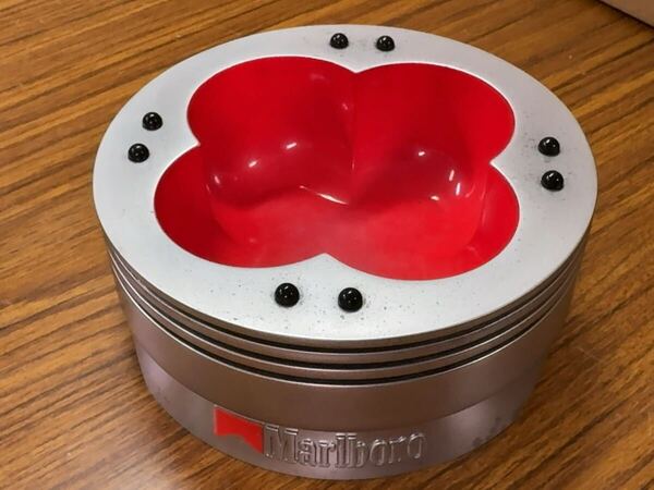 マルボロ 金属製灰皿 ピストンアッシュトレイ Marlboro Ashtray Ferrariクロームピストンシリンダーデザイン 120mm マルボロ 鈴鹿F1