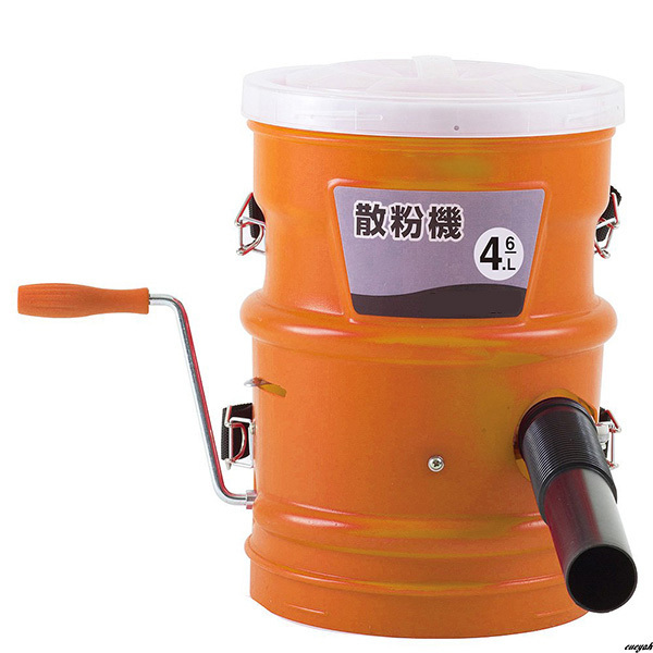【軽量設計で作業中の負担が少ない、手動式散粉機】 軽量散布機 5Lタンク 電源不要 効率的散布 多口噴口付き 軽量