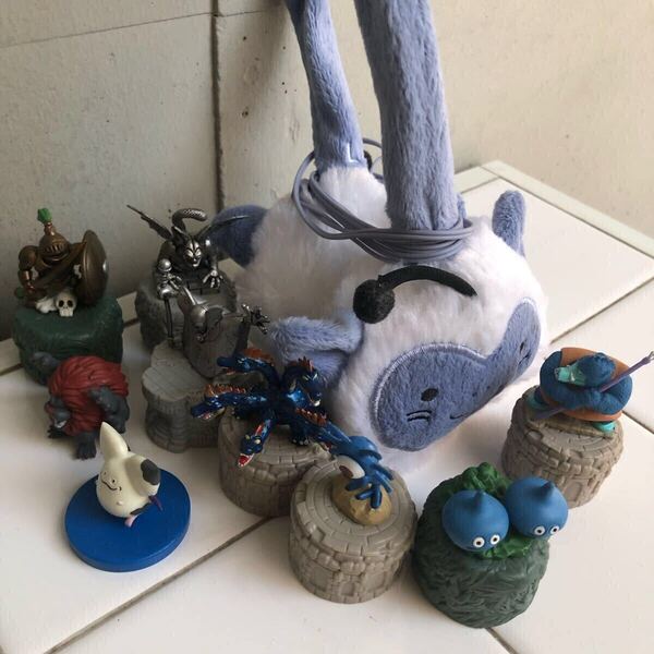 【即決/送料無料】DRAGON QUEST ドラゴンクエスト ヘッドホン&マスコット付ボトルキャップ ドラクエグッズ10個セットまとめ売り 中古