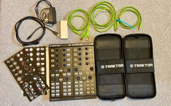 NATIVE INSTRUMENTS TRAKTOR KONTROL X1 2台