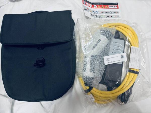 新品未使用 BMW用充電ケーブル B-G14-P30-15A-BM 収納ケース付き