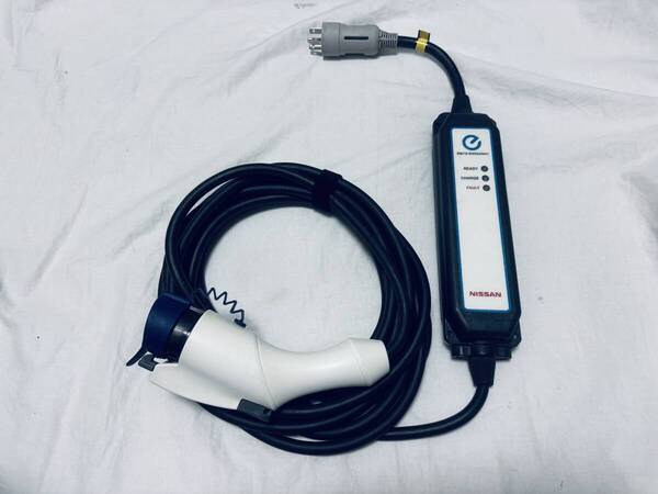 送料無料 日産リーフ充電ケーブル3NK5E 7.5m ⑦