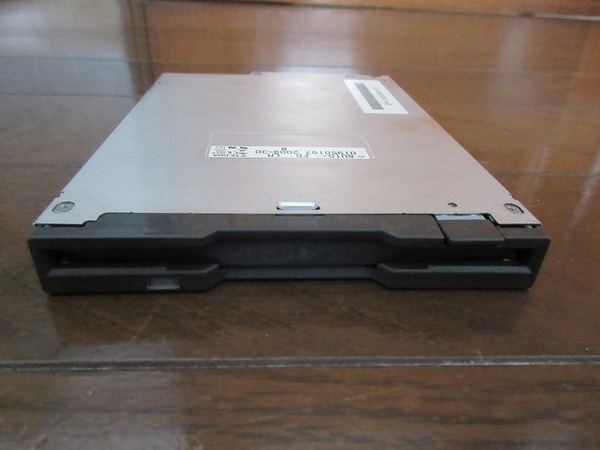 送料込 動作確認済 YE-DATA 3.5インチFDD YD-8U10-FD LM フロッピーディスクドライブ ベゼルあり USB4ピン コネクタタイプ 中古