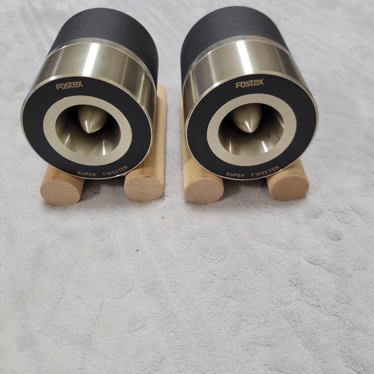 ■FOSTEX T90A■中古2個セット■木製台付 Yahoo!オークション -「fostex t90a」の落札相場・落札価格