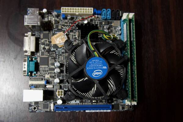 中古 美品 動作確認済 ASUS P9D-I + Intel Xeon E3-1268L v3 + メモリー 16GB ECC 少電力 ITX 最新BIOS