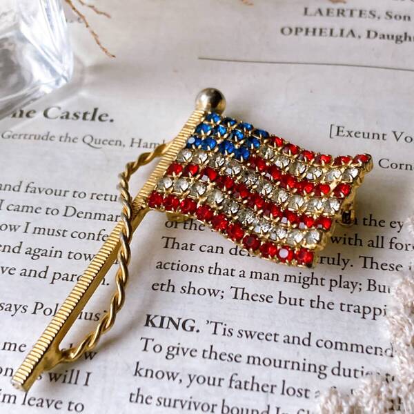 アンティークブローチ ラインストーン USA 星条旗 ゴールドトーン ヴィンテージ 美品☆vintage jewelry accessoriesR0571