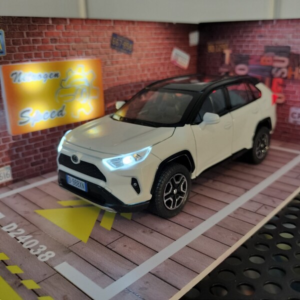 トヨタ RAV4 1/32 ダイキャスト ミニカー LED 音 サウンド ドア 、ボンネット トランク 開閉 プルバック走行 送料込 即決 国内在庫