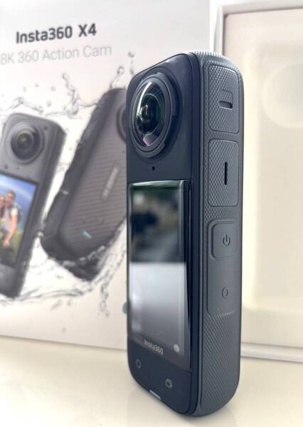 美品★送料無料★Insta360 X4★標準レンズガード・サーモグリップカバー・Type-Cケーブル・ポーチ・レンズクロス以上5点は未使用未開封★