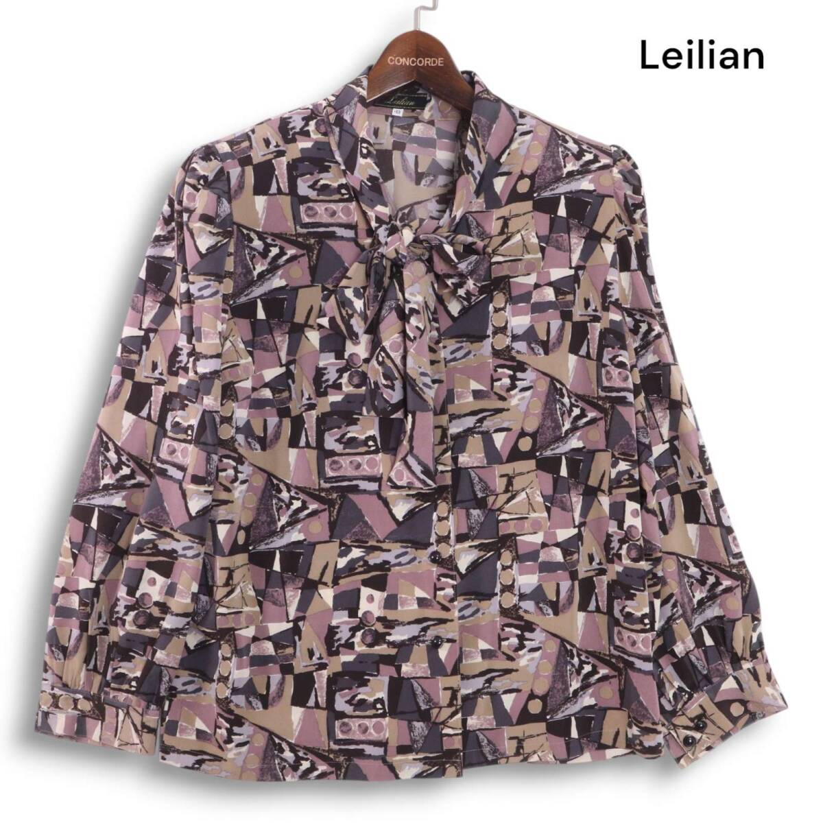 ✨美品✨13+ Leilian レリアン 小花刺繍 ビジュー装飾 大きいサイズ ✨美品✨13+ Leilian レリアン 小花刺繍 ビジュー装飾 大きい