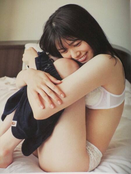 日向坂46 丹生明里 1st写真集 『やさしい関係』 初版 帯付