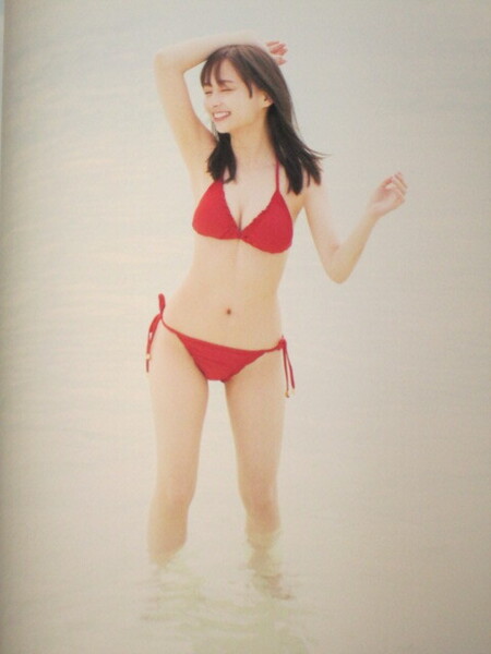 日向坂46 影山優佳 1st写真集「知らないことだらけ」 初版第1刷 帯付き
