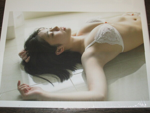 新品未開封 虹のコンキスタドール 石浜芽衣 1st写真集 「ひかっている」
