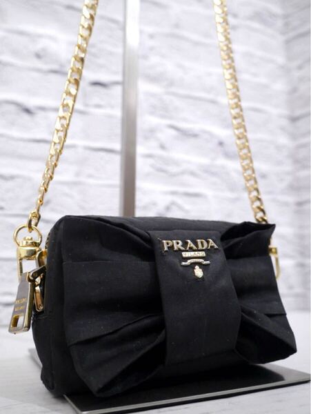 ◆PRADA プラダ ビッグリボンデザイン クロスボディ チェーンストラップ ミニ ショルダー バッグ 黒x金◆ リボンが可愛らしい人気モデル♪