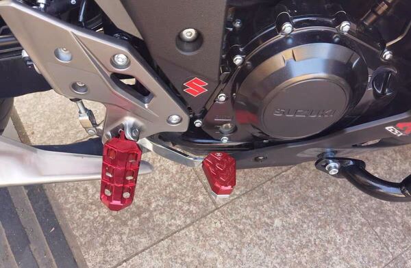 Vストローム250 GSR250 ブレーキペダル拡大プレート レッド