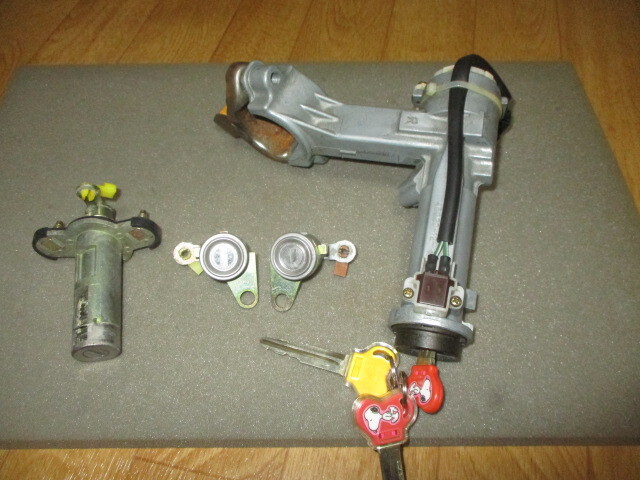 トヨタ スプリンターマリノ AE101 キーシリンダーセット トヨタ スプリンターマリノ AE101 キーシリンダーセット 楽天