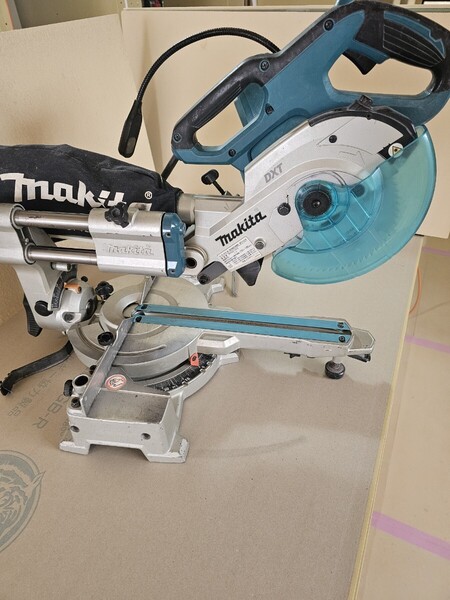 マキタ スライドマルノコ 165makita LS0613FL