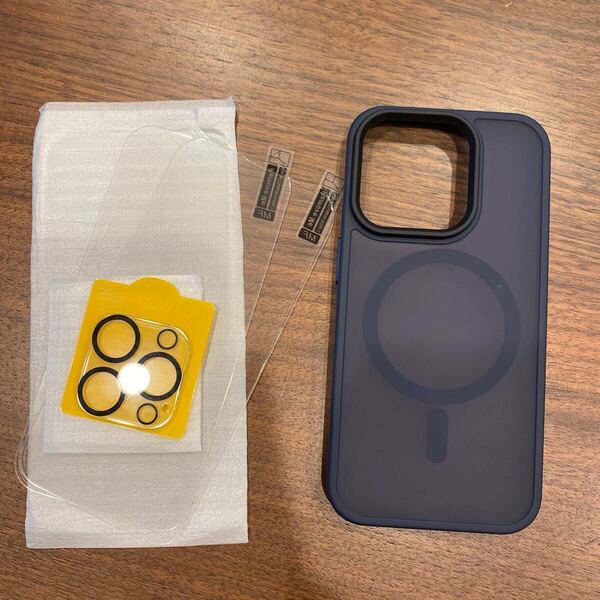 2307116☆ iPhone 15 Pro 6.1インチ用 マグネット ケース MagSafeに対応 半透明のマット背面 薄型 耐衝撃 カバー (ブルー)ガラスフィルム付
