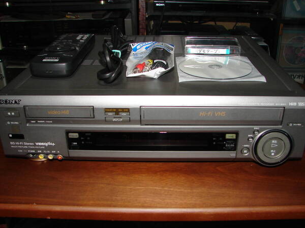 ●SONY HI8/VHS Wビデオデッキ WV-BW2●メンテ済動作品●代用リモコン付き