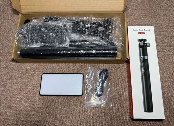 新品自撮り棒 Ulanziビデオライト(中古) 超強力アームスタンド(中古)