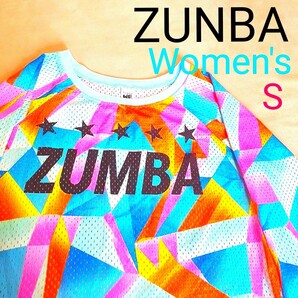 【超美品】ZUNBA ズンバ レディースS オーバーサイズ ロングTシャツ カラフル 総柄 フィットネス スポーツジム 長袖シャツ