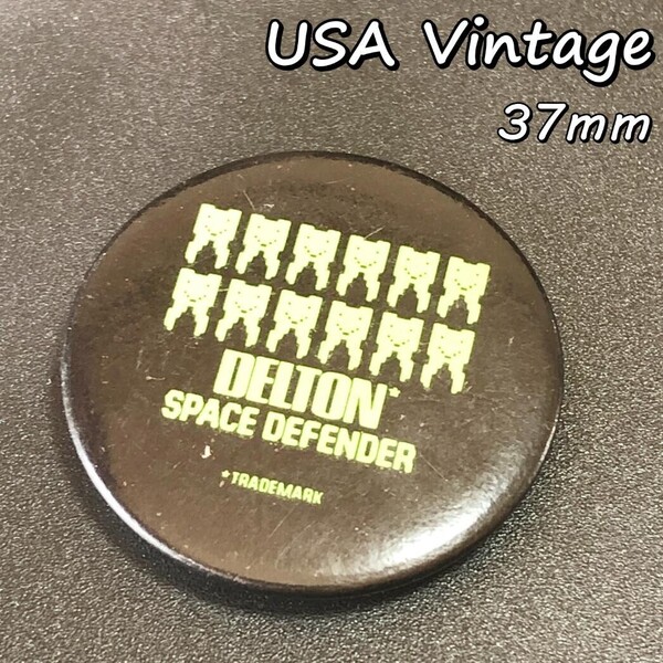 缶 バッジ アメリカ 輸入雑貨 ビンテージ 37mm 『 スペースディフェンダー』 バッチ ( BAT1312 )