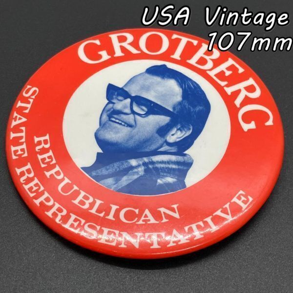缶バッジ アメリカ 輸入 雑貨 ビンテージ 『 GROTBERG 赤色 』 バッチ ( BAT2354 )