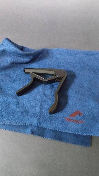 【USEDほぼ未使用の美品】JIM DUNLOP ( ジムダンロップ ) / TRIGGER CAPO ACOUSTIC CURVED BLACK ギター 小物 黒 カポタスト